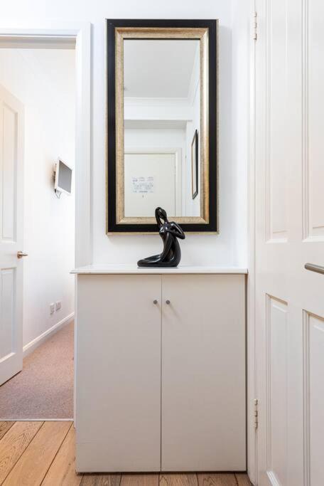 Chic Apartment - Fabulous Central Location In Zone 1 ロンドン エクステリア 写真